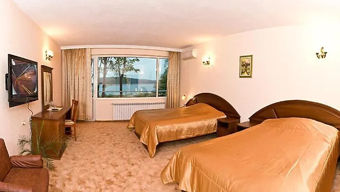 ホテル златна котва カザンラク