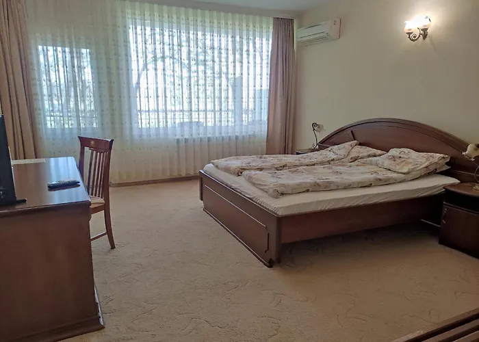 ホテル златна котва カザンラク